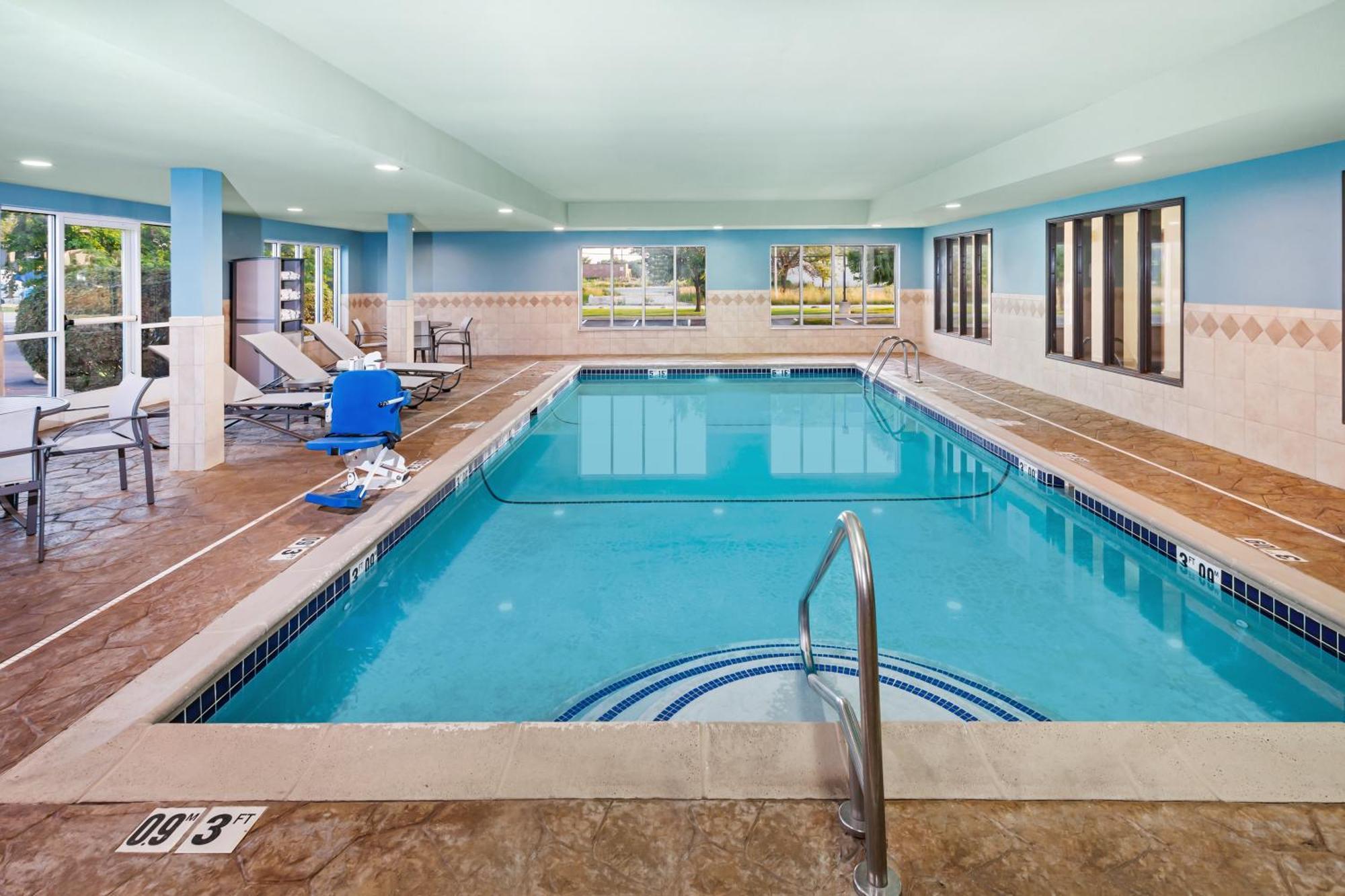 Holiday Inn Express Hotel & Suites Chicago South Lansing By Ihg Eksteriør bilde